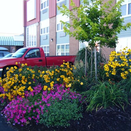 Claymore Inn And Suites Antigonish Exterior photo