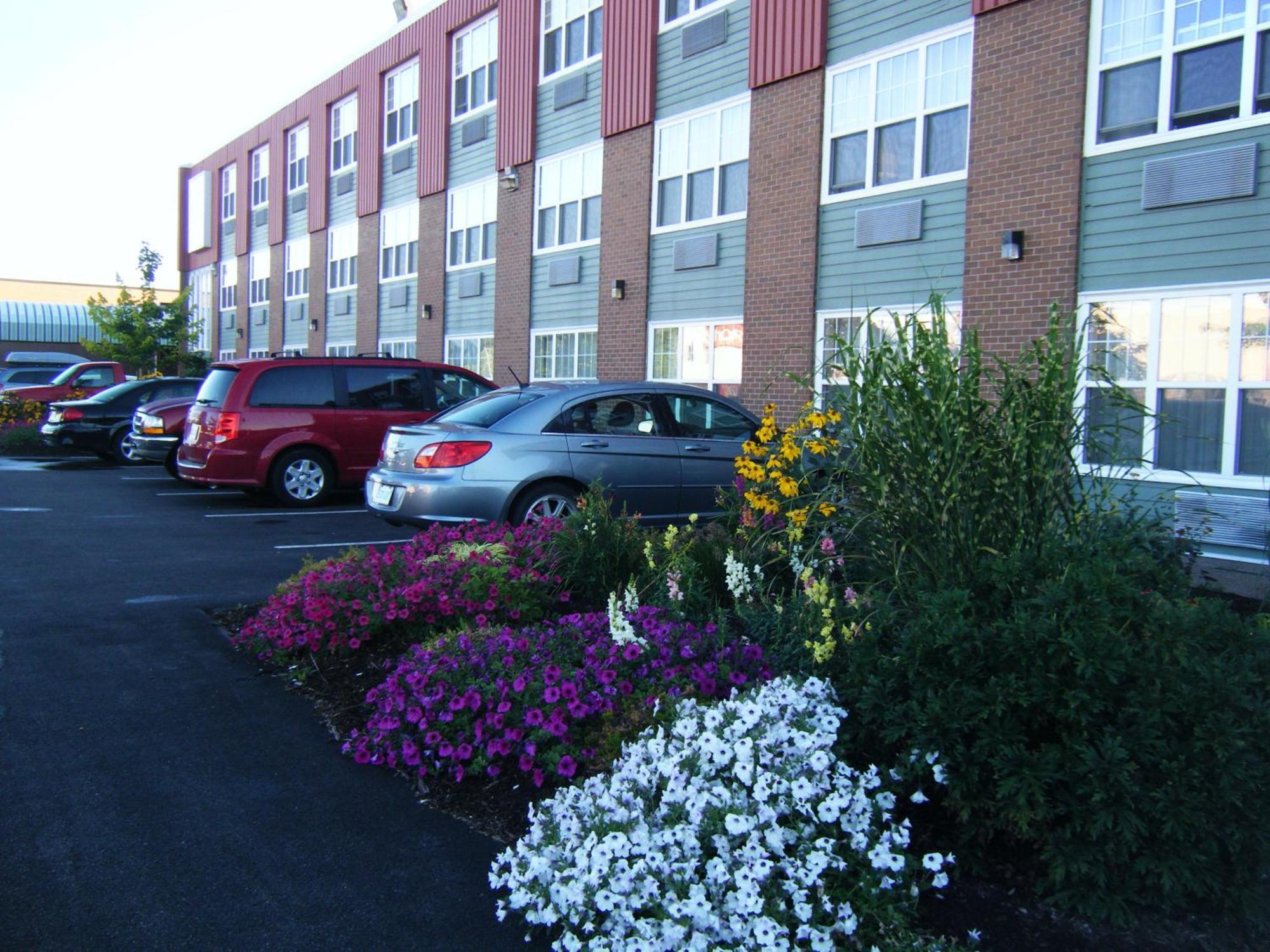 Claymore Inn And Suites Antigonish Exterior photo