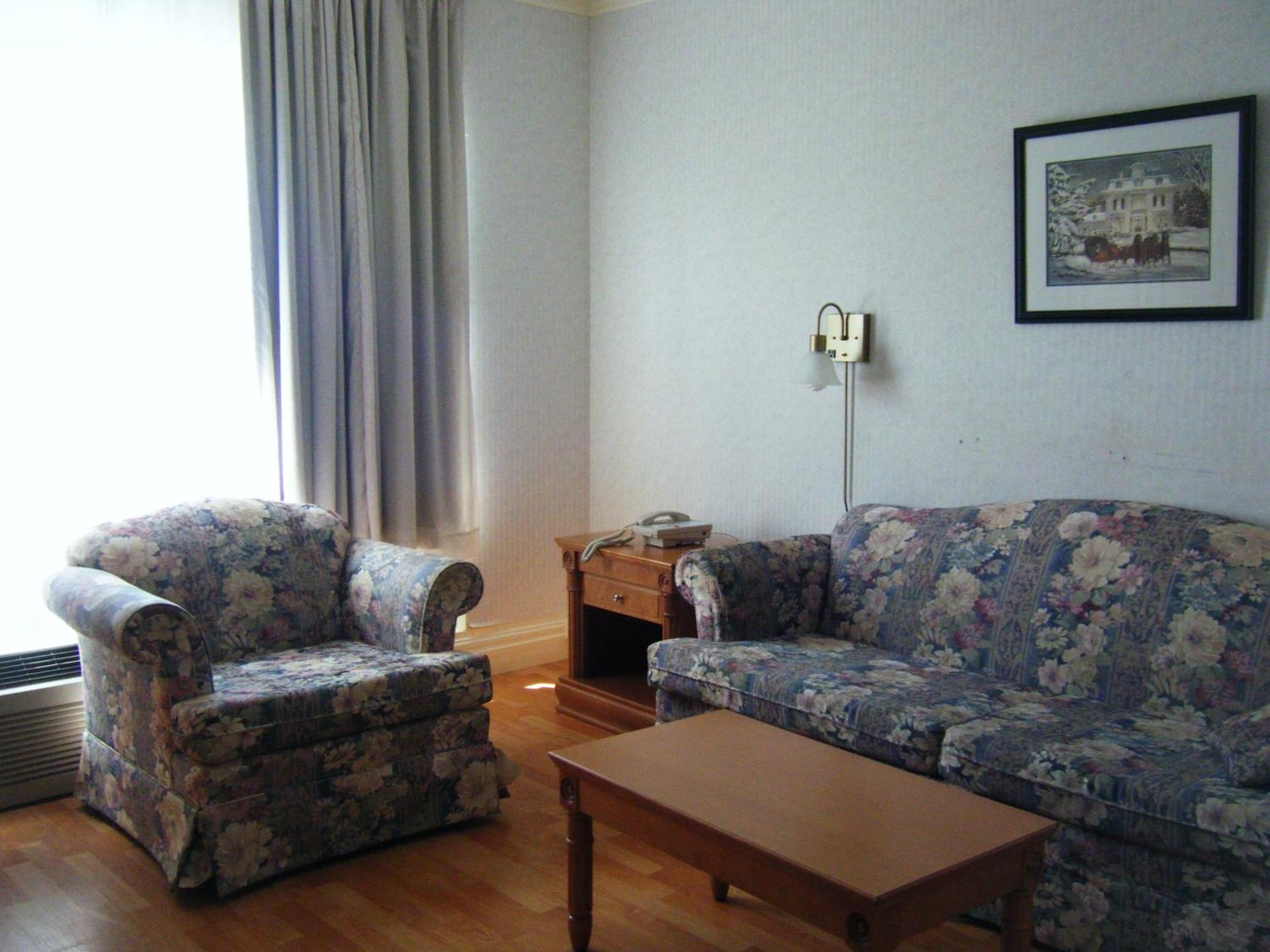 Claymore Inn And Suites Antigonish Exterior photo