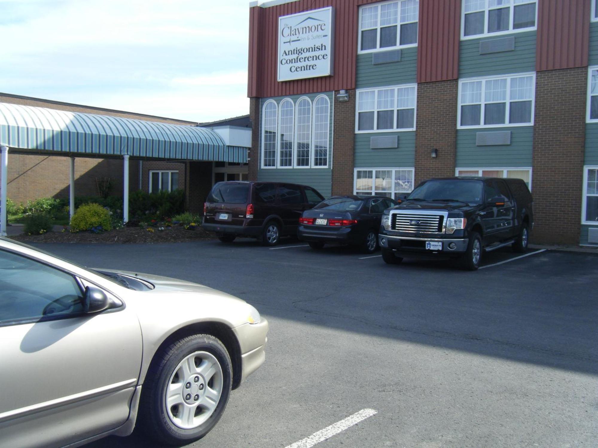 Claymore Inn And Suites Antigonish Exterior photo