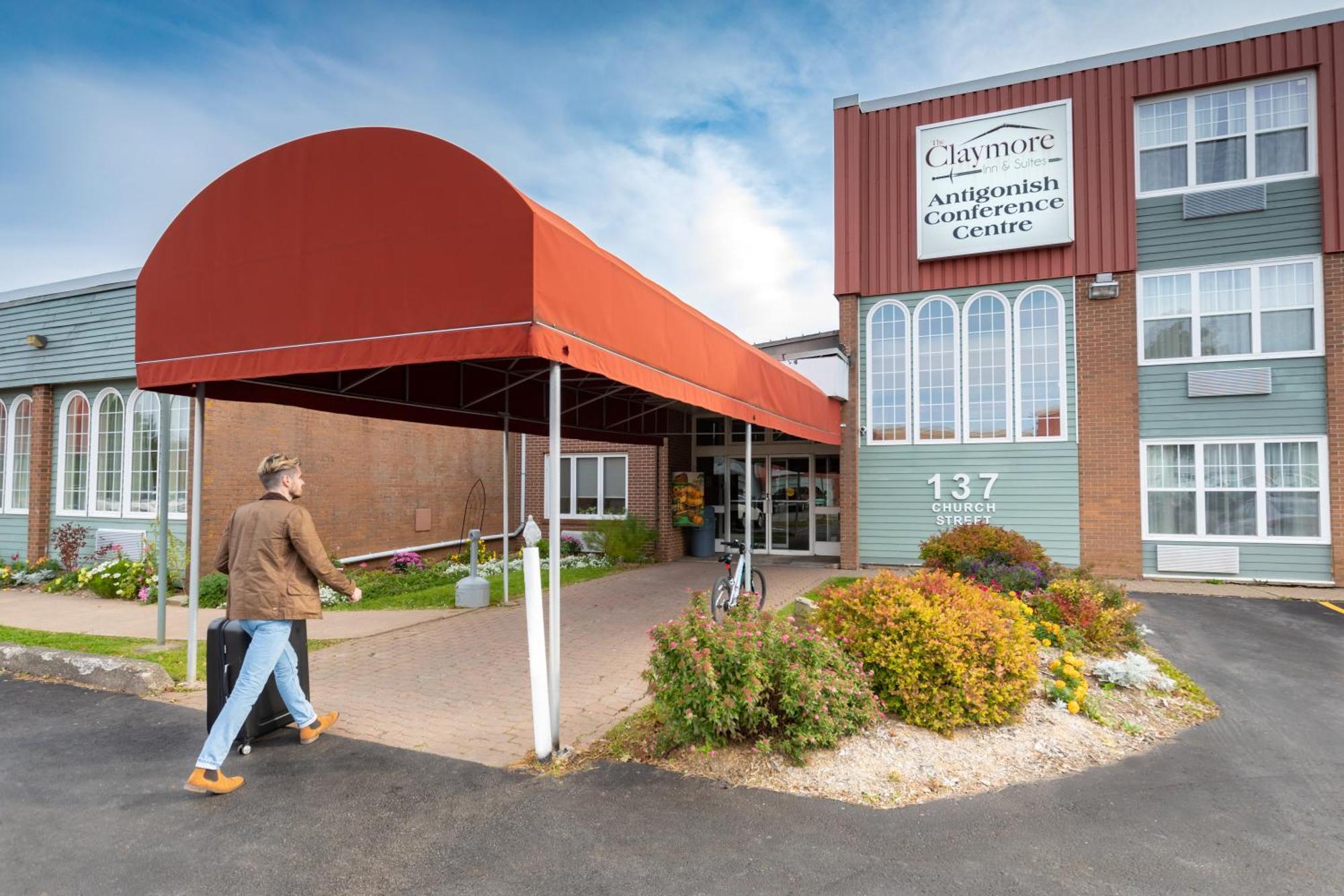 Claymore Inn And Suites Antigonish Exterior photo